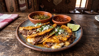 ¿Cómo preparar quesabirrias? receta para preparar este clásico mexicano en casa