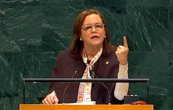 La canciller de El Salvador, Alexandra Hill, solicitó ante la Asamblea General de la ONU adaptar las estructuras del organismo frente a los desafíos actuales. (Foto captura del video Asamblea General de la ONU)