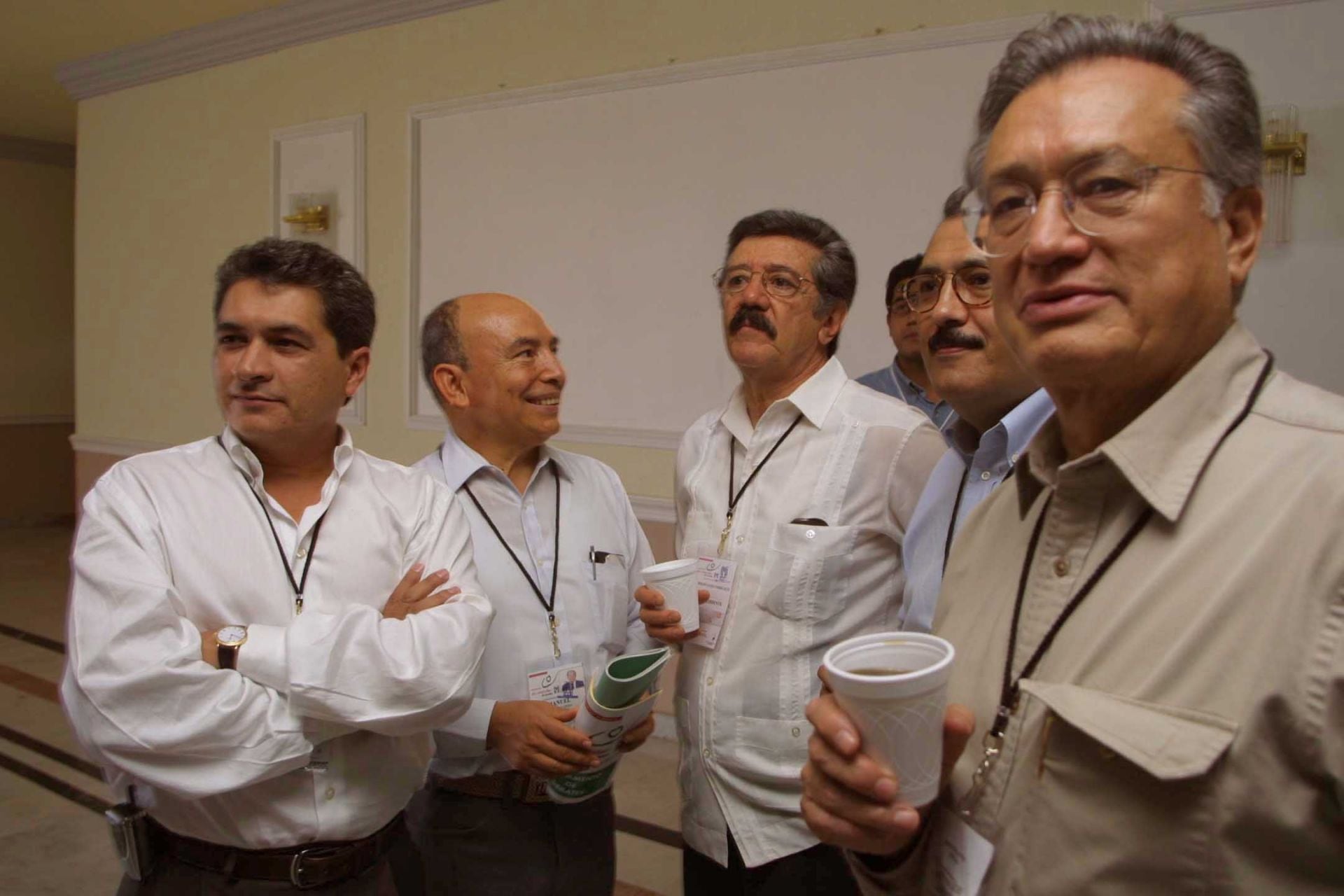 Tomas Yarrington, Manuel Lerma, Adolfo Lugo, Manlio Fabio Beltrones, Manuel Bartlett, conversan durante la XVIII Asamblea del PRI. Foto: Christian Palma/Cuartoscuro.com