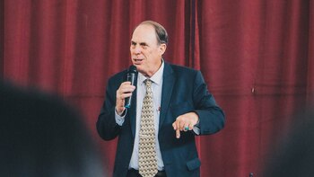 Quién es Kevin Wynne, el