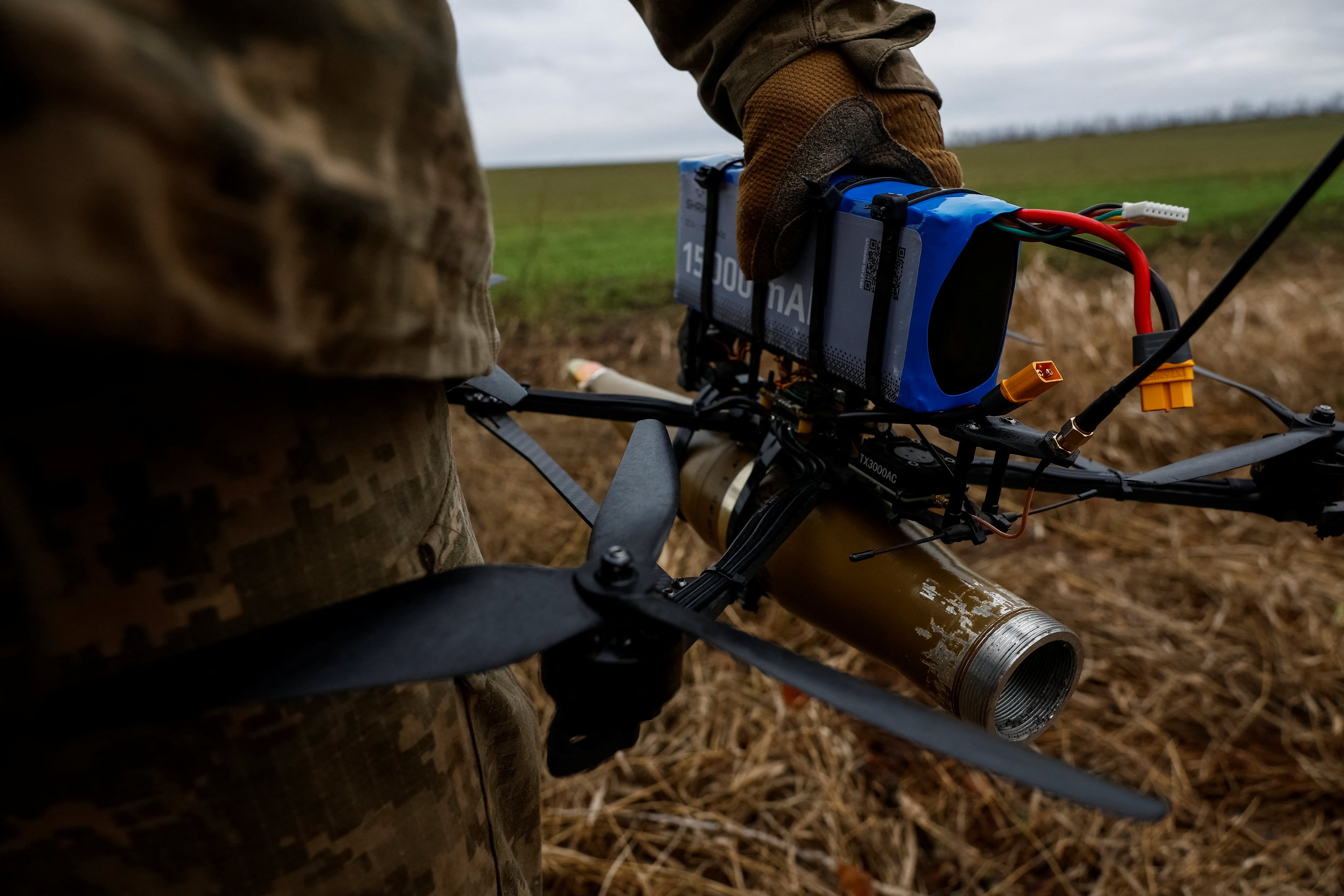 Petro alerta sobre amenaza de drones en Colombia: 58 muertos y 300 heridos en Fuerzas Militares