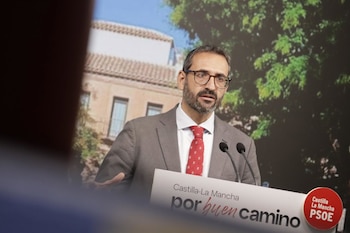 07/05/2026 PSOE C-LM reclama explicaciones sobre el posible uso de fondos municipales de Ciudad Real para un acto del PP.
El secretario de Organización del PSOE y hasta ahora diputado nacional por Toledo, Sergio Gutiérrez, ha adelantado este jueves que su formación ha pedido un debate en las Cortes de Castilla-La Mancha para solicitar la retirada de la reforma del Estatuto de las Cortes regionales, que se tramitaba en el Congreso de los Diputados.
POLITICA CASTILLA-LA MANCHA ESPAÑA EUROPA CIUDAD REAL AUTONOMÍAS
PSOE C-LM
