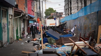 Operativo en San Bernardo: incautaron más de 110 armas blancas y reabrieron la calle Tercera al tránsito vehicular en el centro de Bogotá