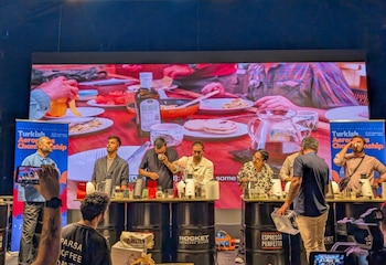 La muestra Bean to Bar x Bean to Cup abrió espacio para degustaciones, competencias y demostraciones que acercaron productos nacionales a un público especializado en Turquía durante la reciente feria (Foto cortesía Cancillería de El Salvador)