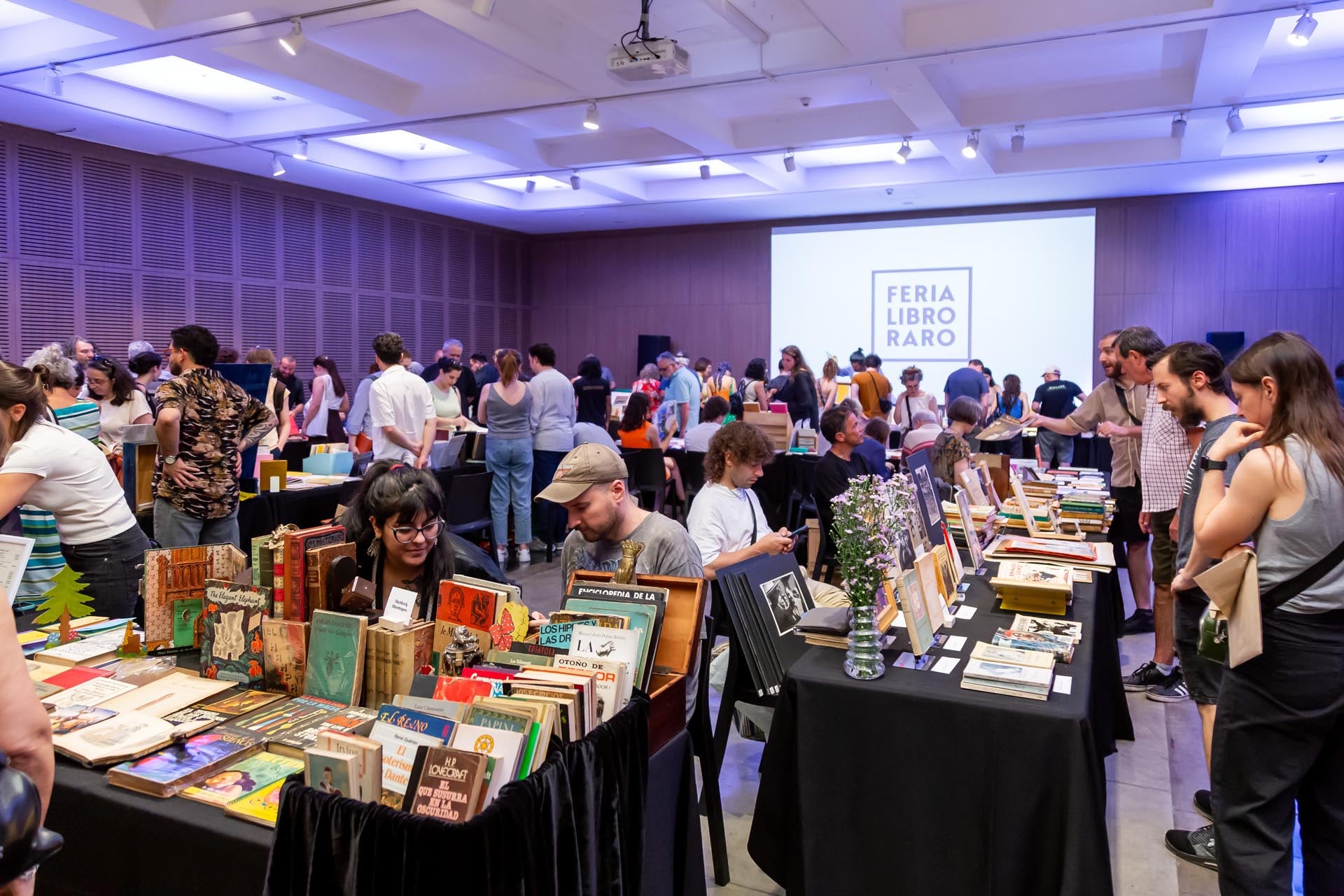 Argentina sostiene una red de ferias del libro en todo el país apoyada en la escuela pública, la universidad gratuita y las bibliotecas populares. (Guido Limardo)