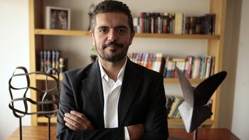 El escritor argentino Leopoldo Brizuela