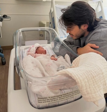 Contemplar a la pequeña se volvió uno de sus momentos favoritos - crédito silvyaraujo / Instagram