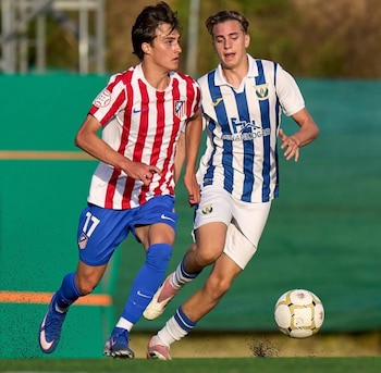 Muñoz se ha ido ganando su lugar en la institución desde las inferiores (@emilianomm_)