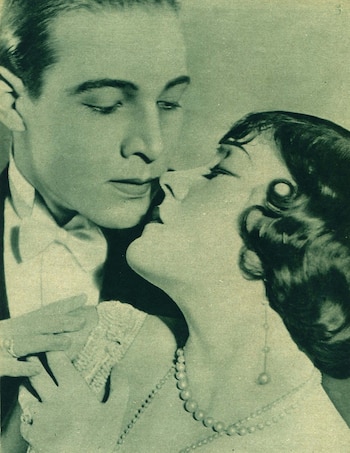 Junto a Rudolph Valentino en