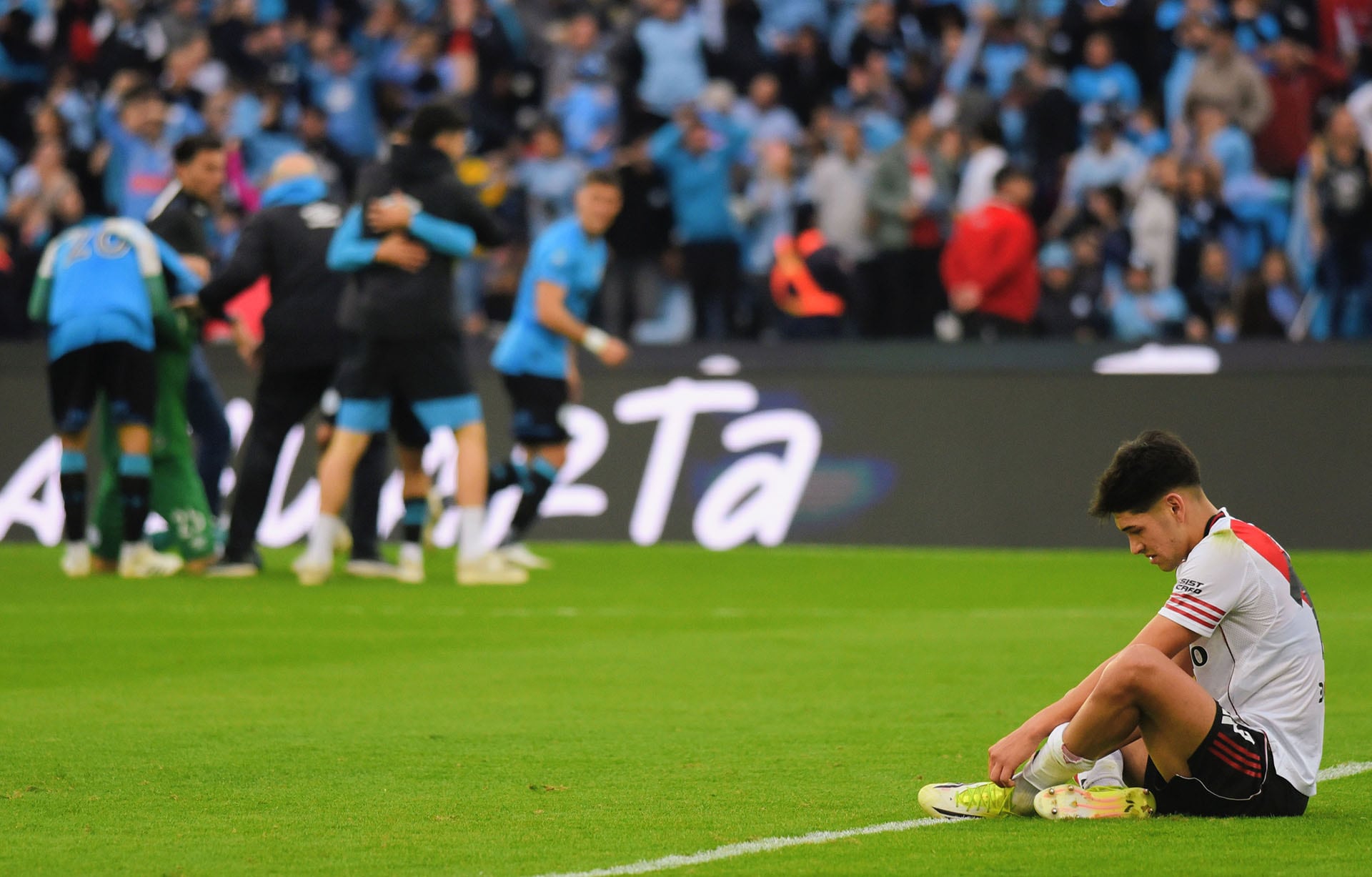 Lautaro Rivero fue apuntado por los hinchas