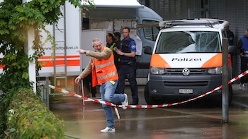 Efectivos arrestaron al atacante (ARND WIEGMANN / AFP)