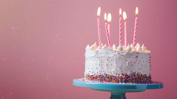 Una mujer pide mesa para