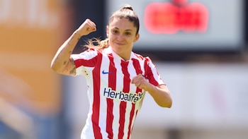 La costarricense Priscila Chinchilla despierta como “colchonera”: doblete de oro y MVP con el Atlético de Madrid
