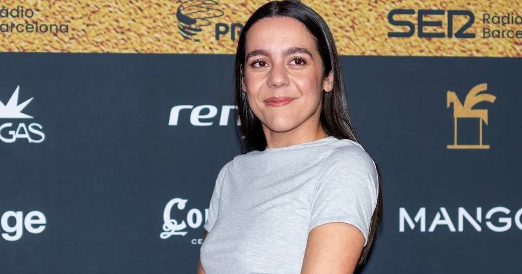 Valeria Castro reaparece tras su parón para recoger el Premio Ondas a Fenómeno Musical del año: “Se puede hacer música sin fingir fortaleza”