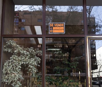 Un cartel de 'Se vende'