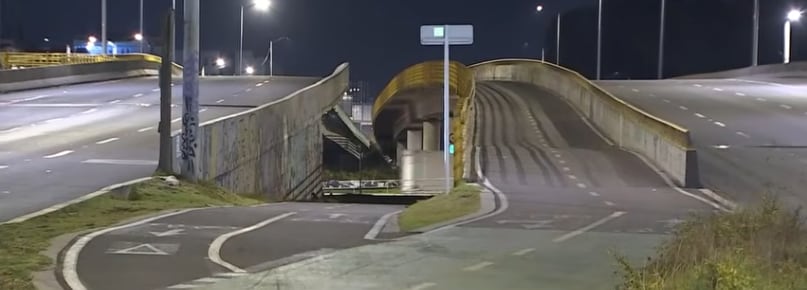 El robo se suma a otros reportes de hurto que también afectan a ciclistas en ese sector de la capital del país - crédito captura de pantalla City TV