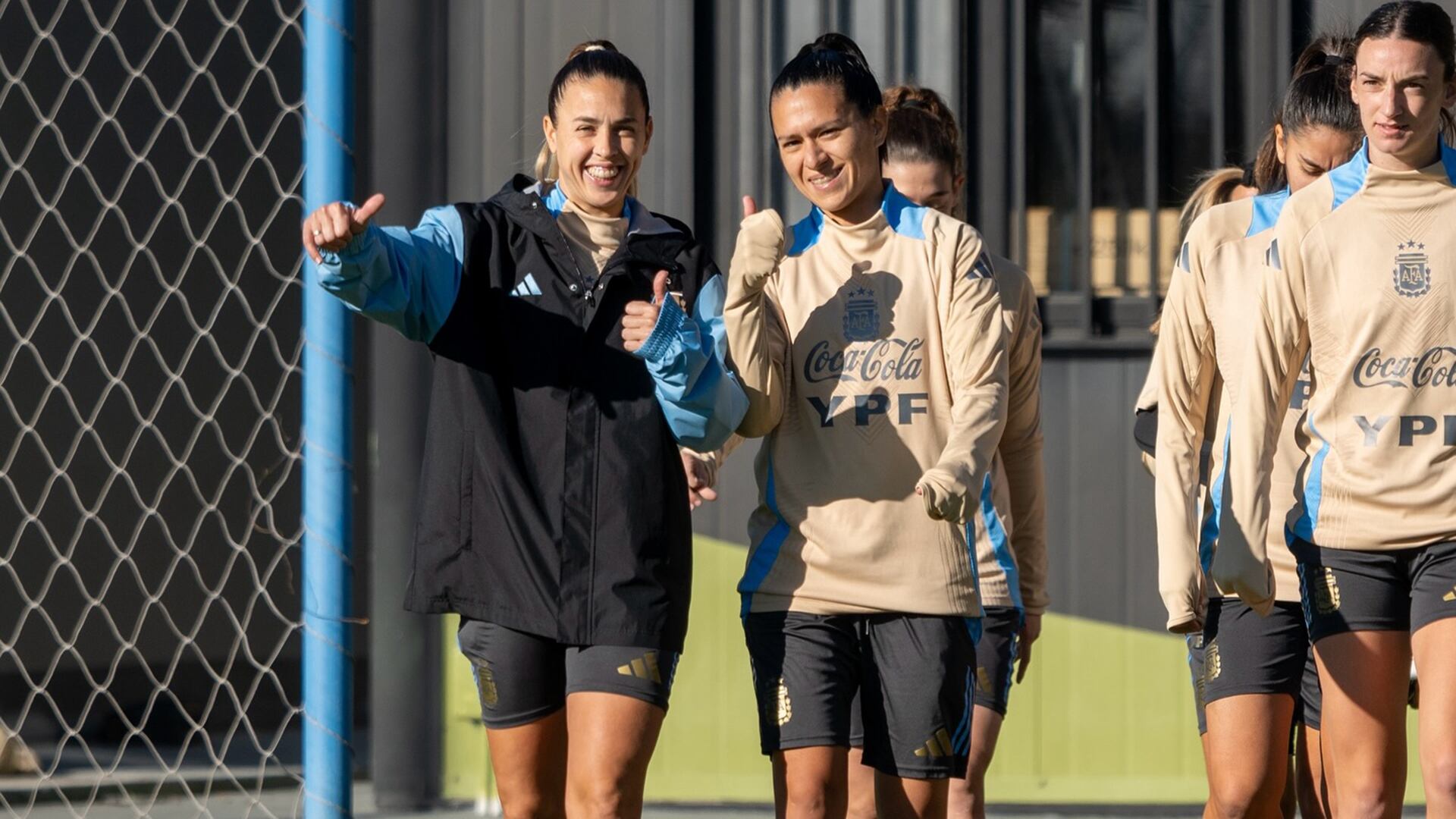 Adriana Sachs y Eliana Estabile (@afaseleccion)