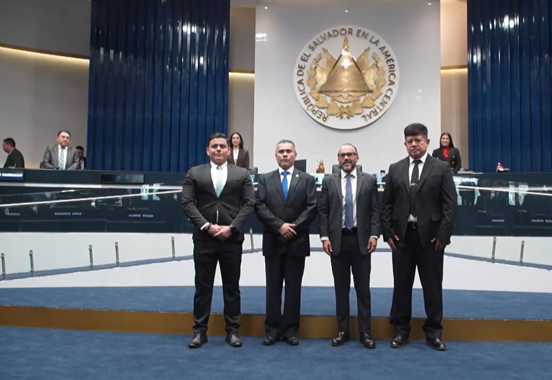 Claus Arthur Flores Acosta, Joaquín Omar Vallejos Díaz y Jesús Ulises García asumen funciones hasta 2027 y 2033 respectivamente. (Asamblea Legislativa)