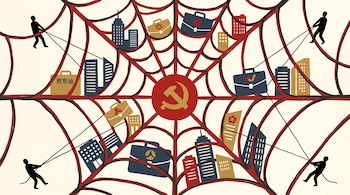 Ilustración de una telaraña roja y negra con el logo del Partido Comunista Chino, siluetas de edificios, maletines y figuras humanas sobre un fondo crema.