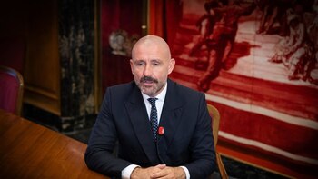El PP cree que Vox ya ve a Sánchez como el único "enemigo" y fija líneas rojas para pactar, como respetar derechos LGTBI
