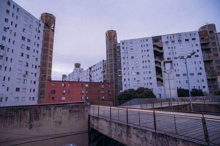 Piedrabuena, en la Ciudad de Buenos Aires, fue uno de los escenarios centrales de la producción. (Netflix)