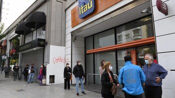 Cuarentena Bancos itau