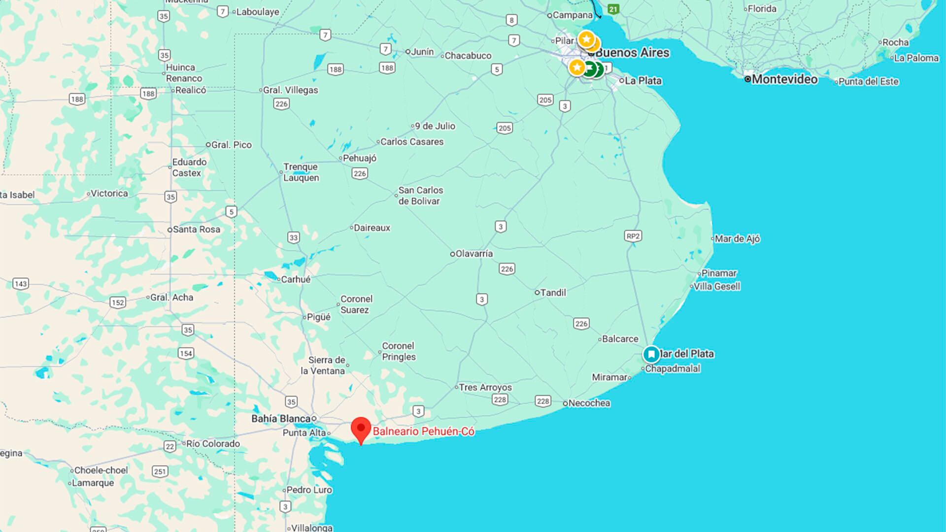 Al suroeste de la provincia de Buenos Aires, a 80 km de Bahía Blanca y 60 de Punta Alta, se ubica Pehuen Co, perteneciente al partido de Coronel Rosales
