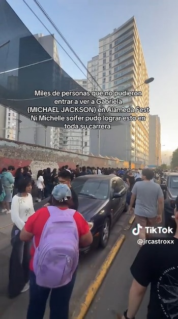 Largas filas y desorden en