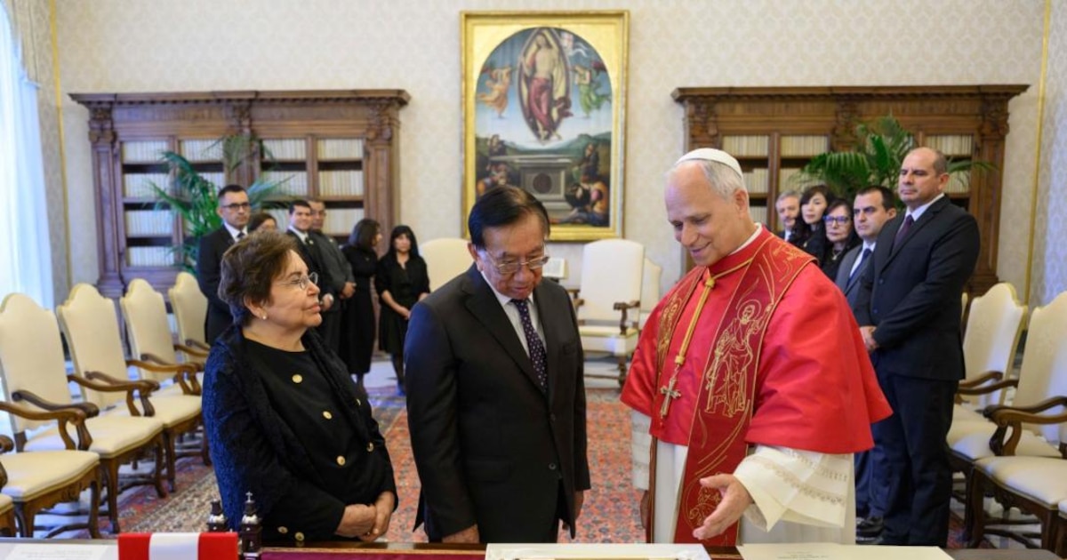 José Balcázar took his two daughters to a private audience with Pope Leo XIV and the first lady managed privileges