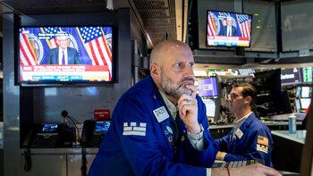 Wall Street ciera en rojo