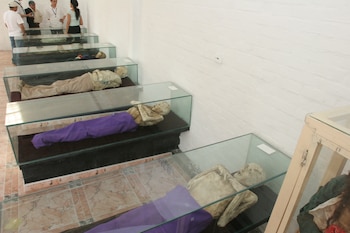 En el mausoleo José Arquímedes