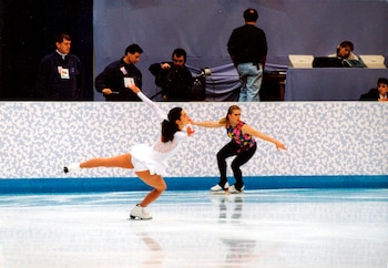 Nancy Kerrigan (de blanco) y