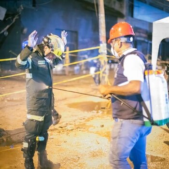 Las autoridades de Cali informaron que el riesgo biológico está limitado a puntos con escombros y estructuras colapsadas de la emergencia - crédito Alcaldía de Cali