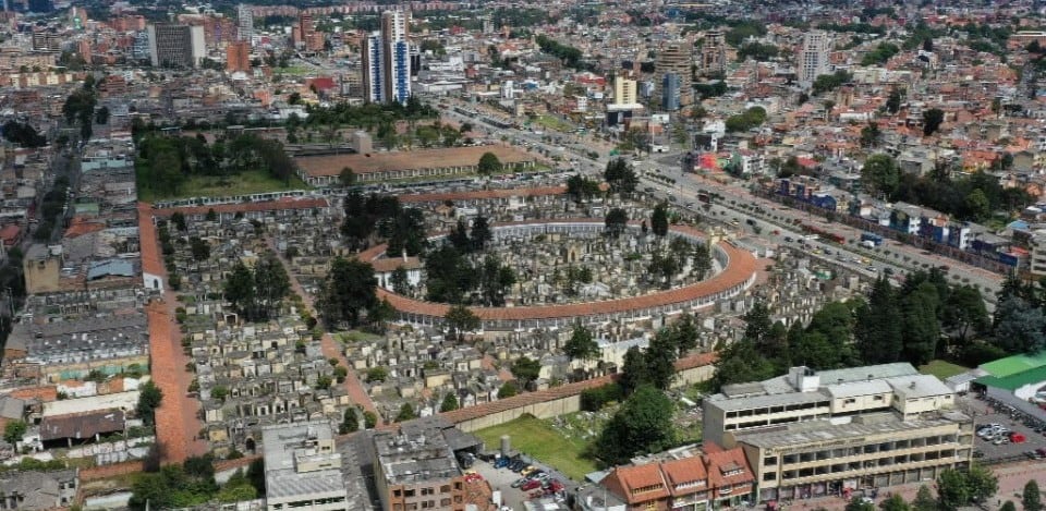 El Ministerio de Cultura criticó ‘La noche de las ánimas” que tenía planeada Rafa Taibo en el Cementerio Central de Bogotá: “Experiencias paranormales”