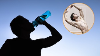 Un bailarín sigue una estricta