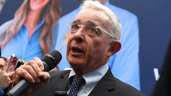 Álvaro Uribe acusa a Petro