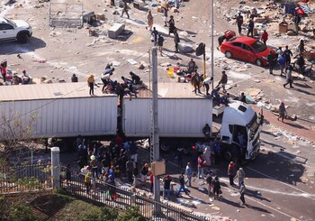 Hasta la fecha se ha detenido a seis sospechosos por presuntamente haber fomentado la oleada de incidentes violentos que comenzó el pasado 9 de julio (Foto: REUTERS)