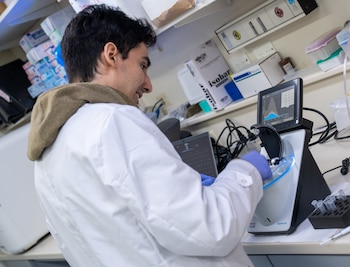 Los biomarcadores en sangre amplían el seguimiento de trastornos cognitivos y ayudan a evaluar la respuesta a tratamientos y ensayos clínicos (Fleni)