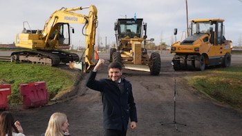 Tras la firma del traspaso en la Casa Rosada, Maximiliano Pullaro puso en marcha las obras sobre la Ruta Nacional A012