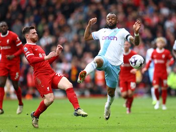 Liverpool quedó a dos puntos