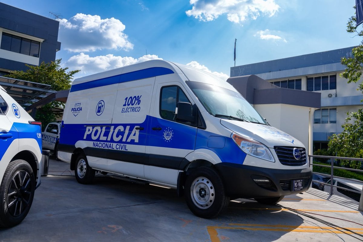 La incorporación incluye camionetas, vehículos tipo panel, pick ups, motocicletas y bicicletas destinados a tareas operativas. (Cortesía: Policía Nacional Civil)