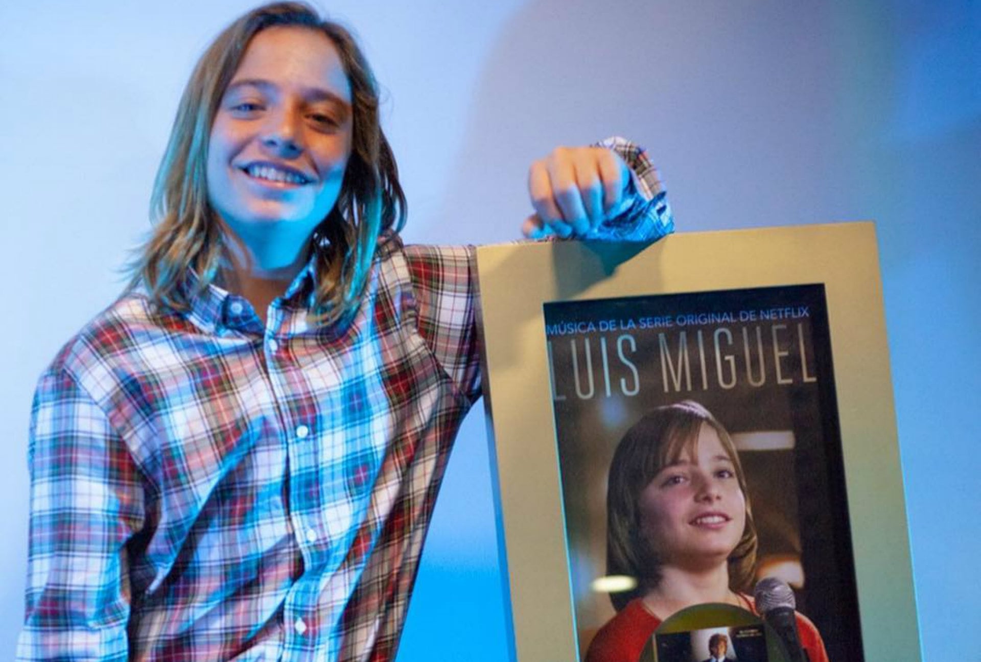 Izan saltó a la fama gracias a la serie de Luis Miguel y ahora busca su estilo propio en la música (Instagram)