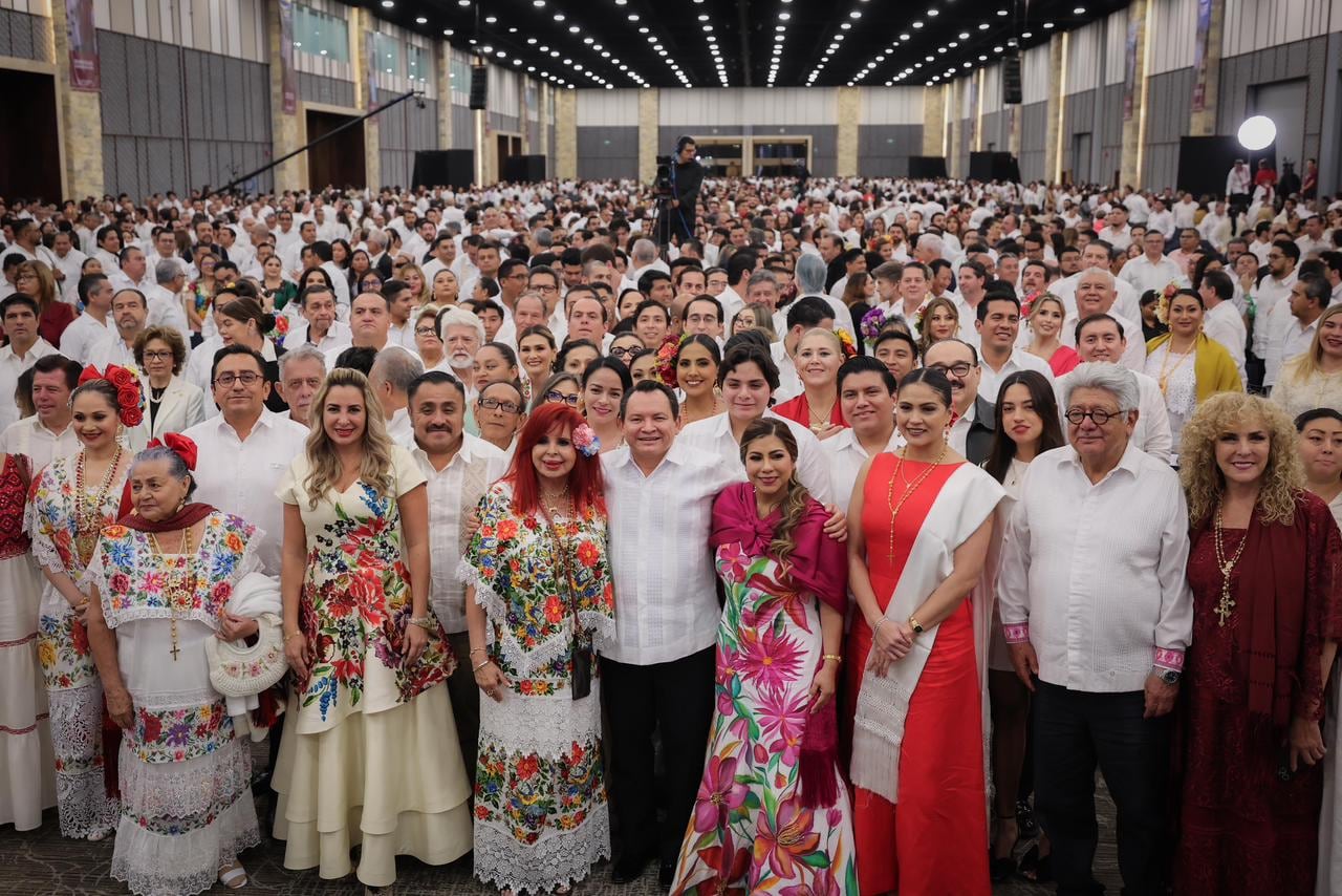 Invitados al Primer Informe de Gobierno de Joaquín Díaz Mena. (Especial)