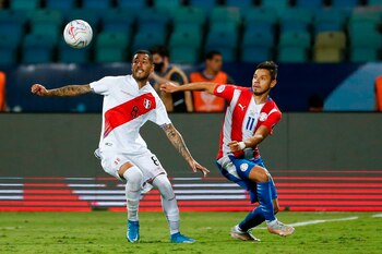 Sergio Peña de Perú disputa