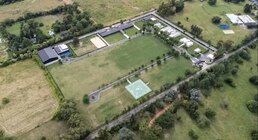 Les prohibieron salir del país a los presuntos testaferros que compraron la mansión adjudicada a Claudio Tapia