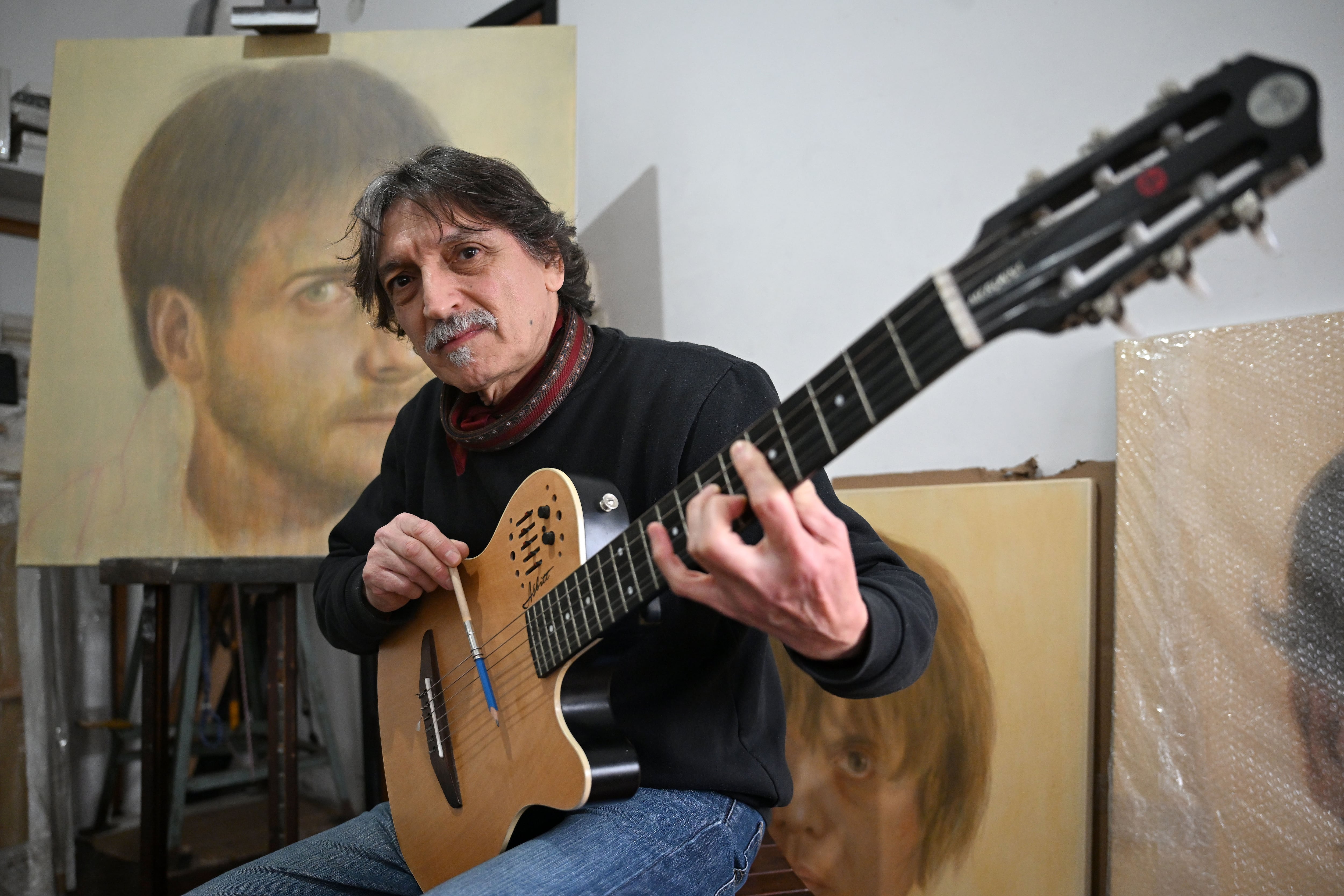 Antes que la música toque su puerta, Raffo dibujaba personajes de historietas para sus familiares (Maximiliano Luna)