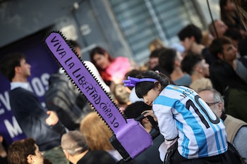 La concentración de riqueza en élites no elegidas y la falta de consensos marcan la mutación política global. (REUTERS/Agustin Marcarian)