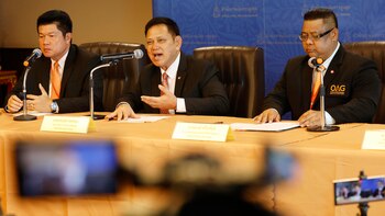 La fiscalía tailandesa espera decidir