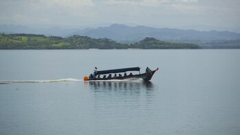Dos niños muertos y otros cuatro desaparecidos al volcarse una lancha en un río de Nicaragua