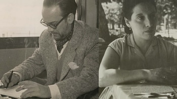 Salen a la luz las cartas que revelan el amor imposible entre Cela y Dolores Franco, madre de Javier Marías: “Si no me quieres como amigo, quiéreme como a un perro”